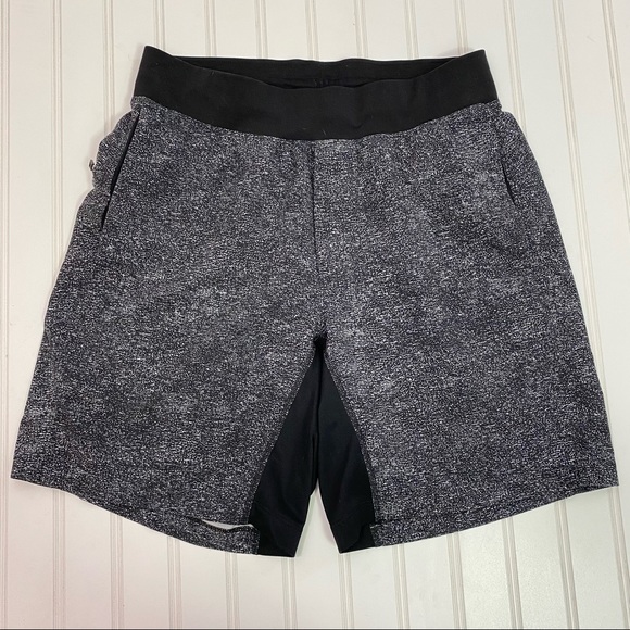 Lululemon T.H.E. Short *Linerless 7"
White Noise Alpine White Black Size Small - Picture 3 of 7